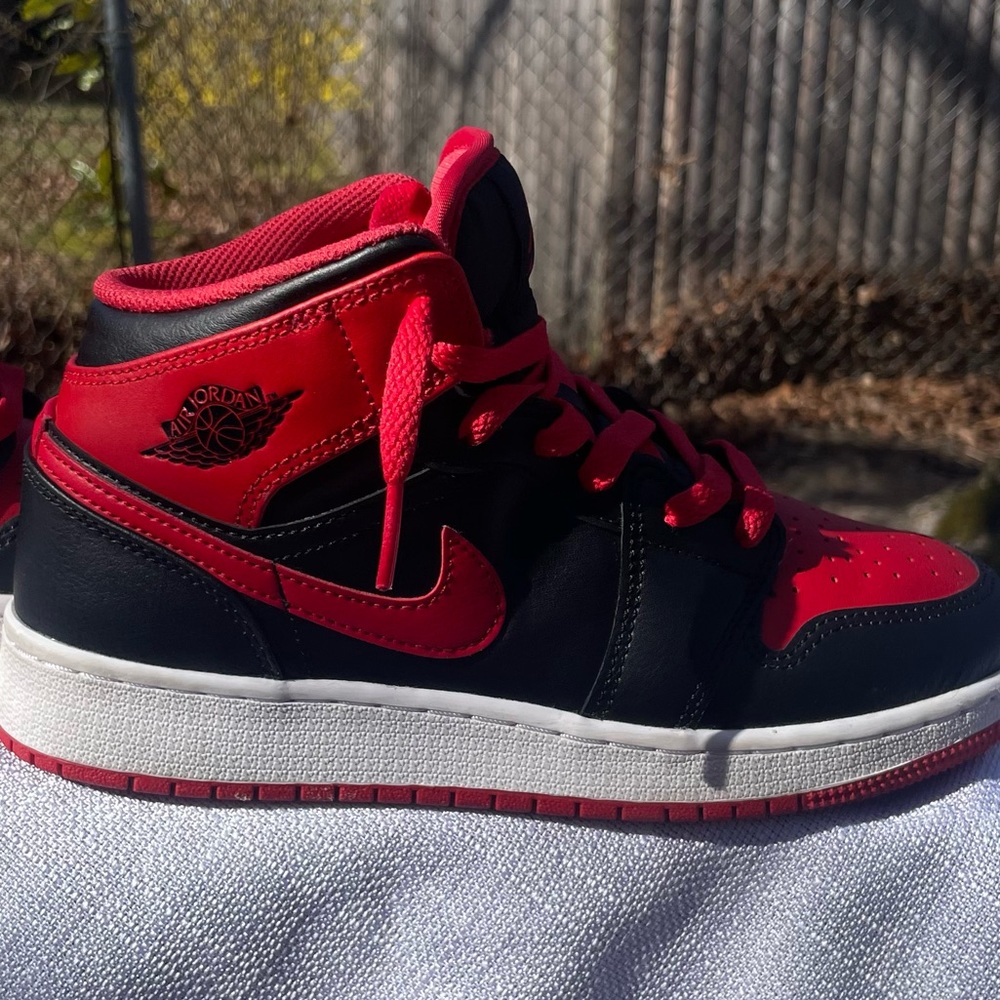 Nike Jordan Youth Air 1 Mid -  SOLD